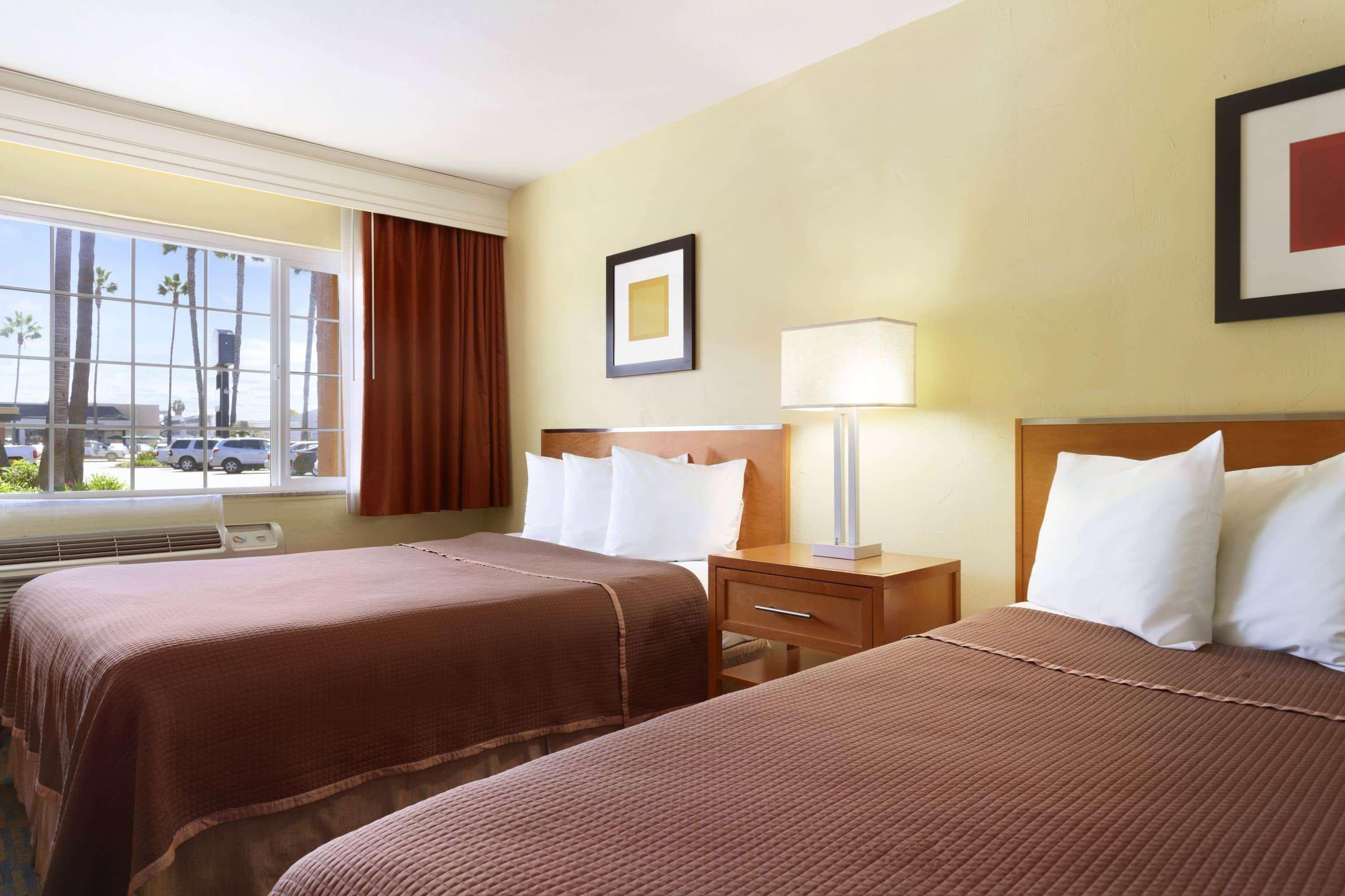 Howard Johnson By Wyndham Sea World Hotel 2*