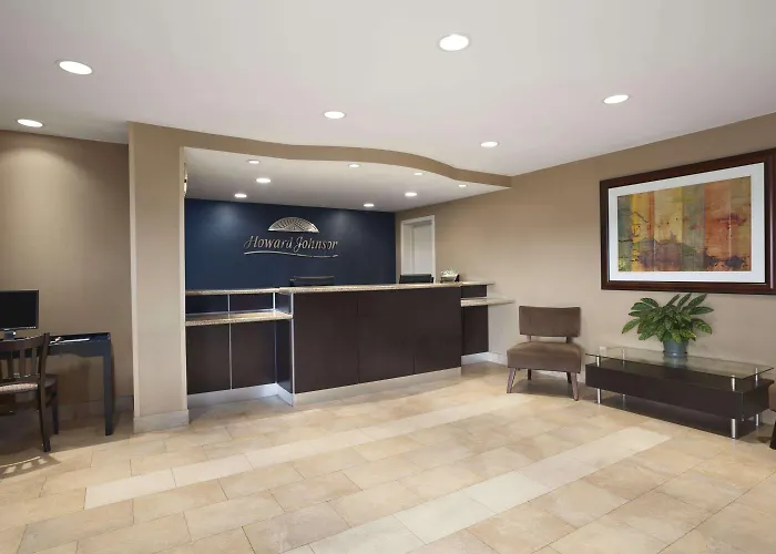 Howard Johnson By Wyndham San Diego Sea World