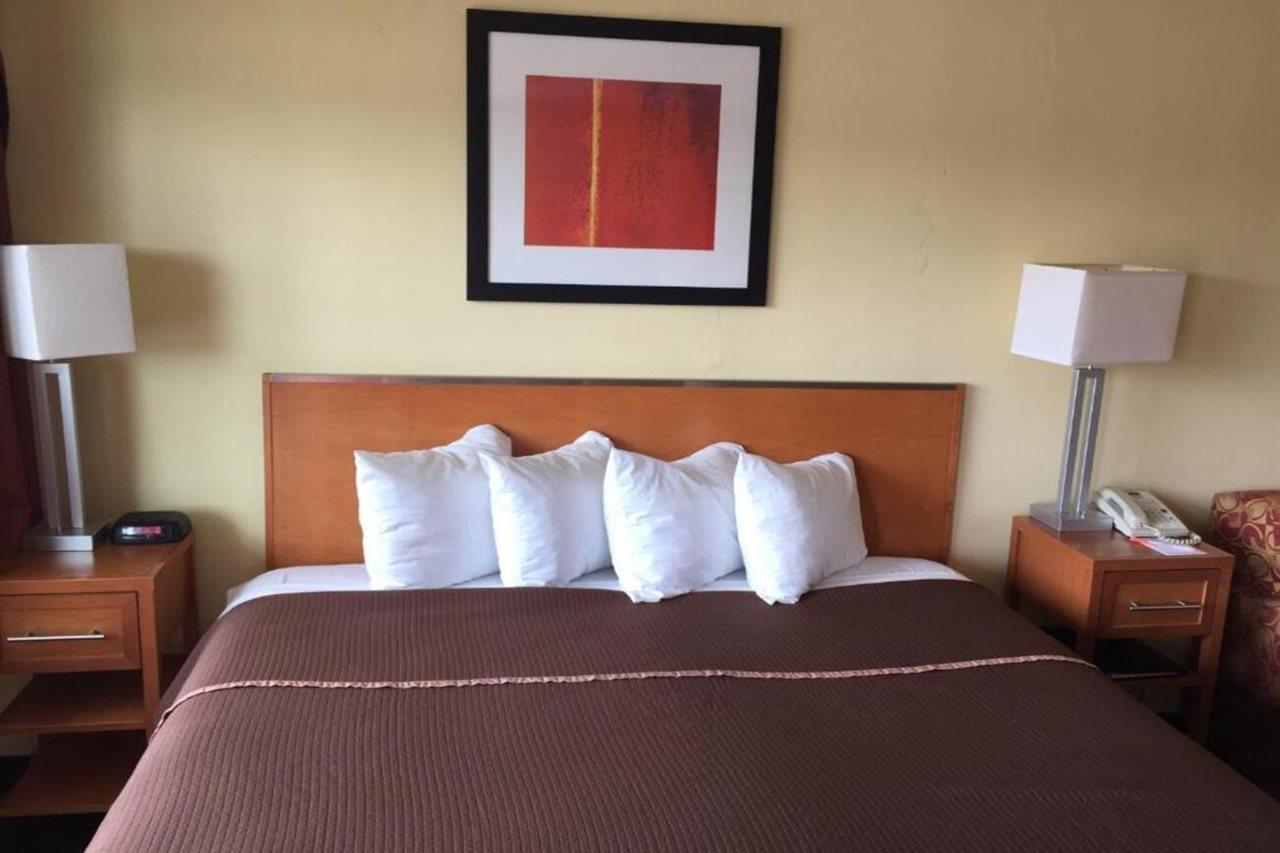 Howard Johnson By Wyndham Sea World