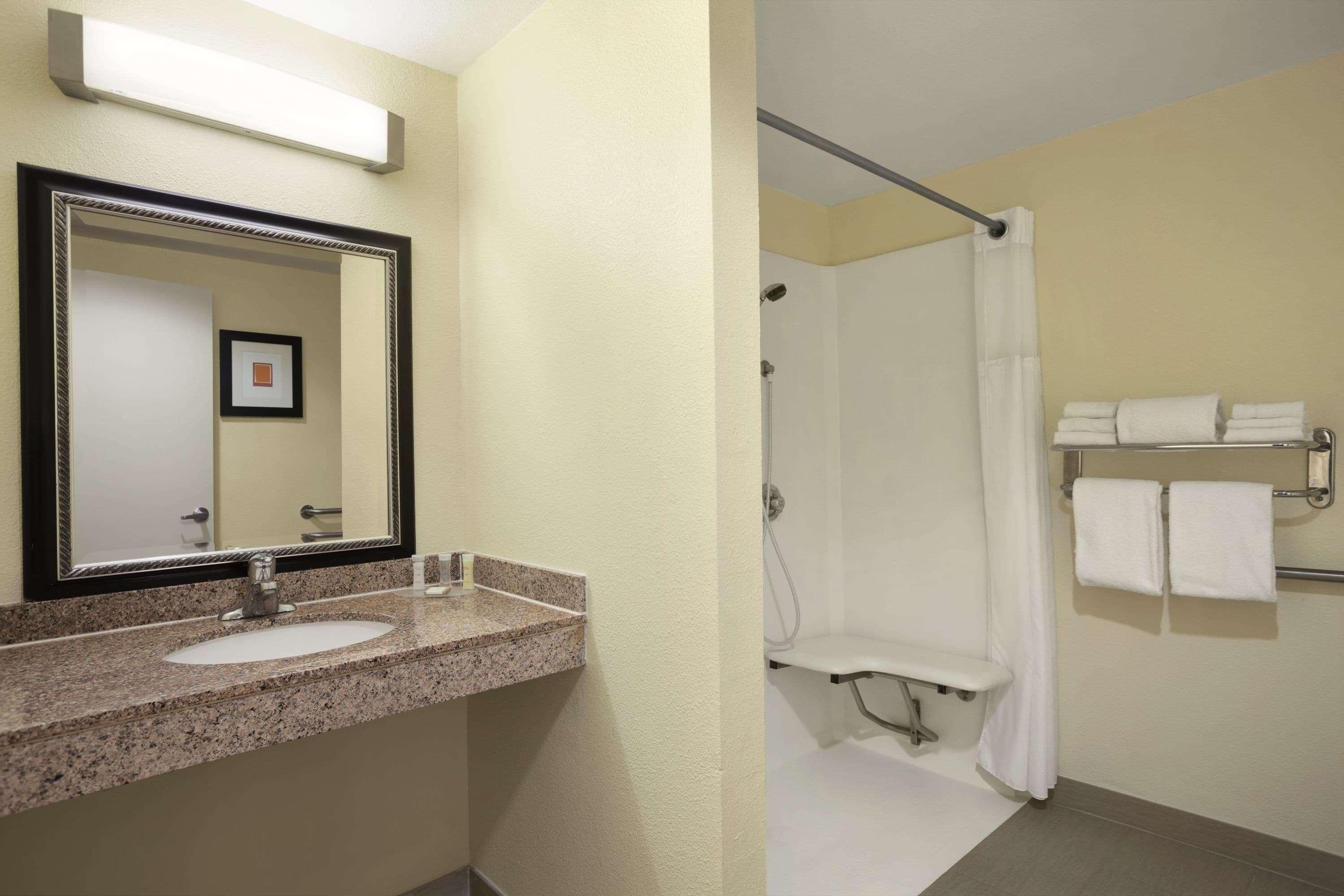 Howard Johnson By Wyndham Sea World Hotel