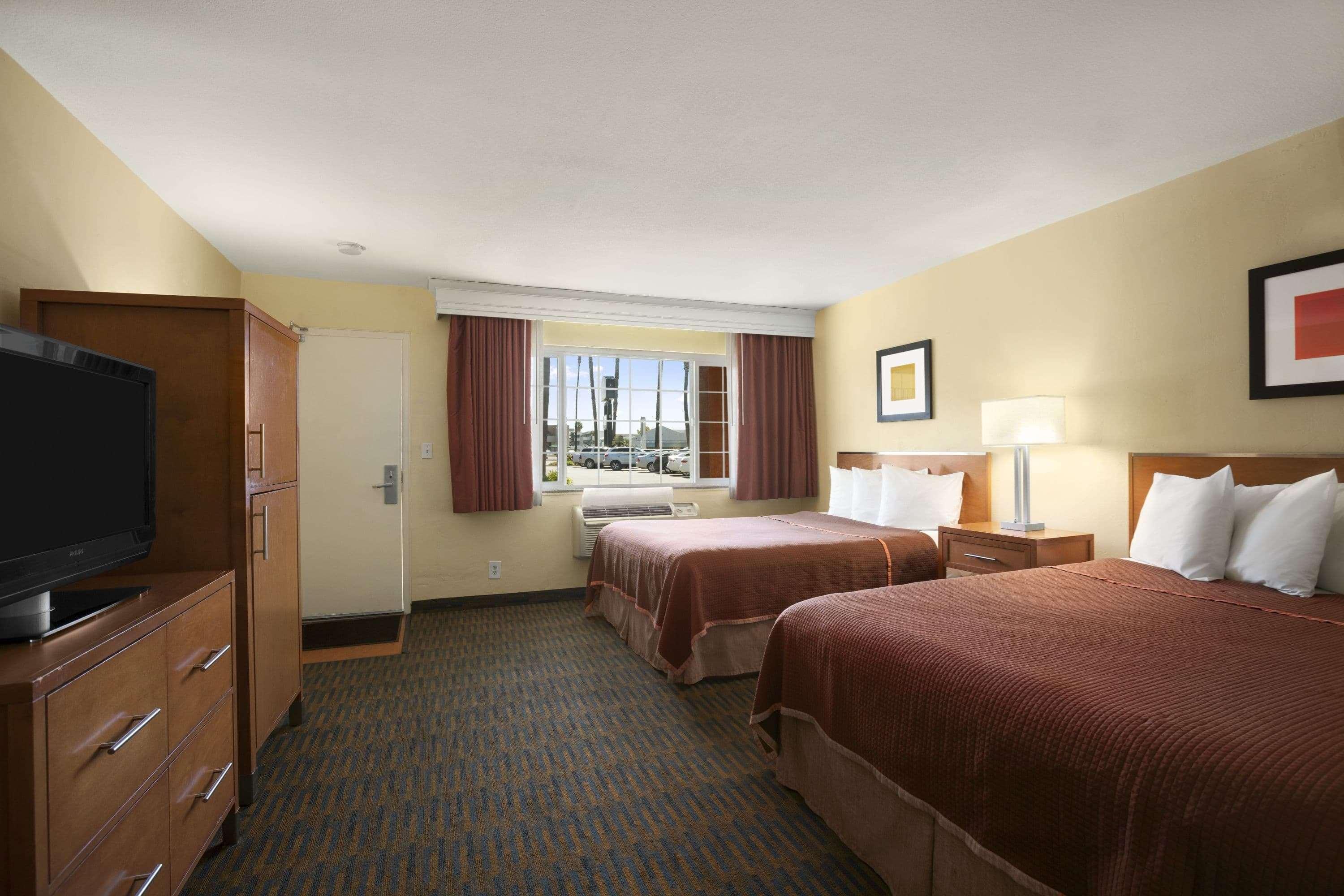 Howard Johnson By Wyndham Sea World 2* San Diego