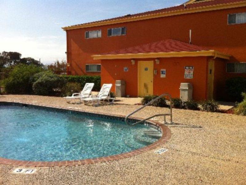 Howard Johnson By Wyndham Sea World
