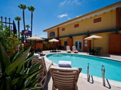 Howard Johnson By Wyndham Sea World Hotel San Diego