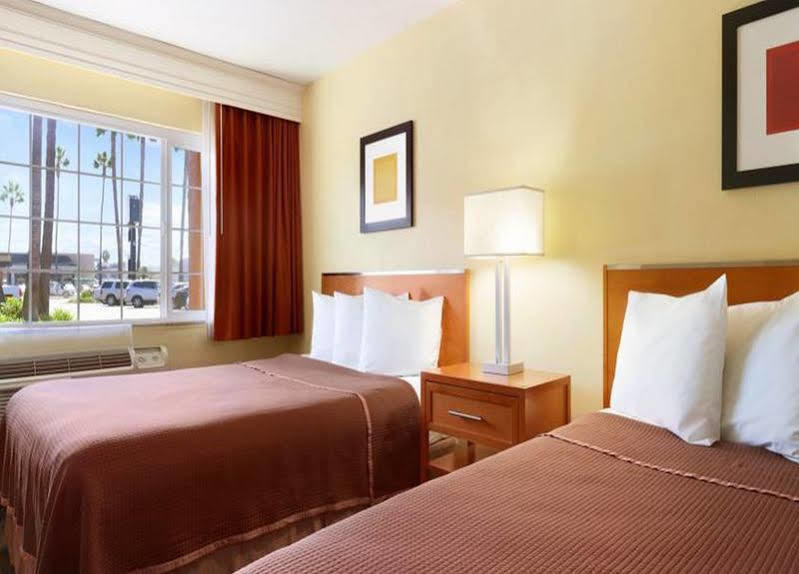 Hotel Howard Johnson By Wyndham Sea World 2*
